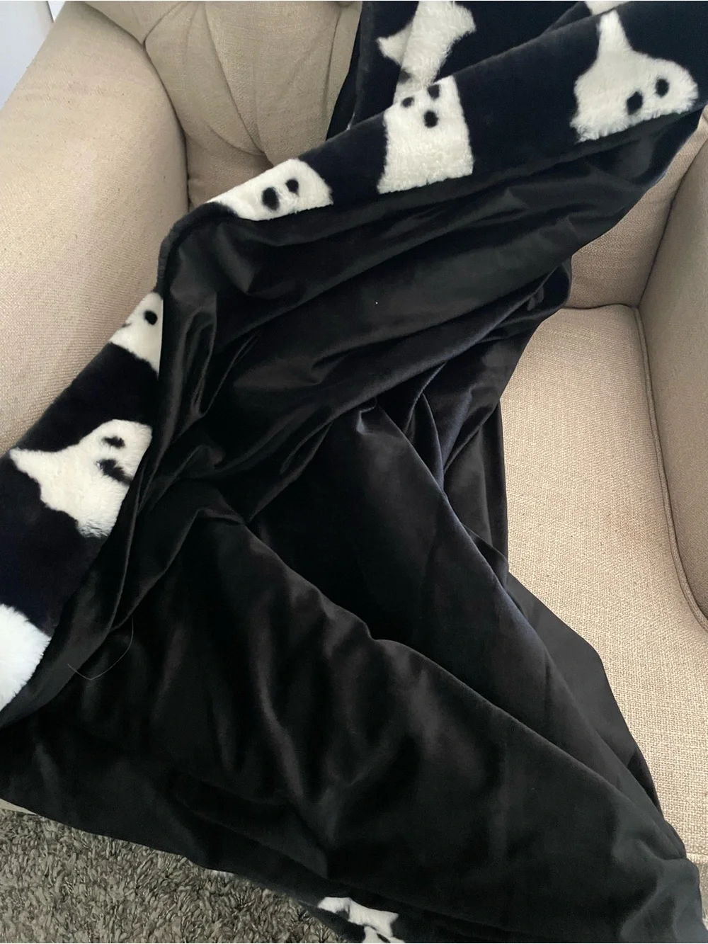Storehouse Black and White Ghost Throw Blanket 50x70 Halloween
